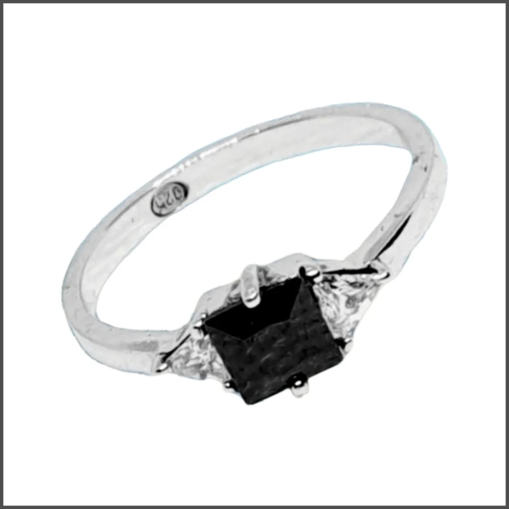 Sterling Silver Ring w/Black CZ Center Stone Size 7 NWOT